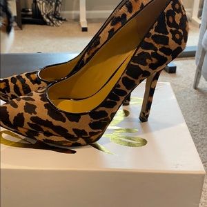 Nine West cheetah print pumps